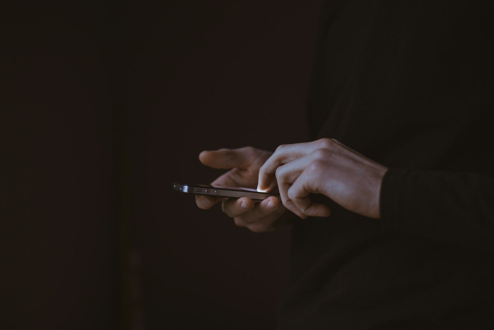 スマートフォンでリマインド通知を確認